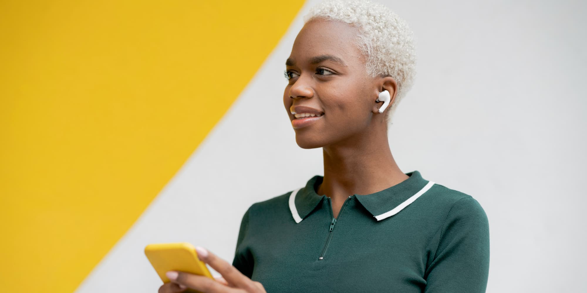 Découvrez comment mettre à jour vos AirPods afin de profiter de toutes les fonctionnalités disponibles. 
