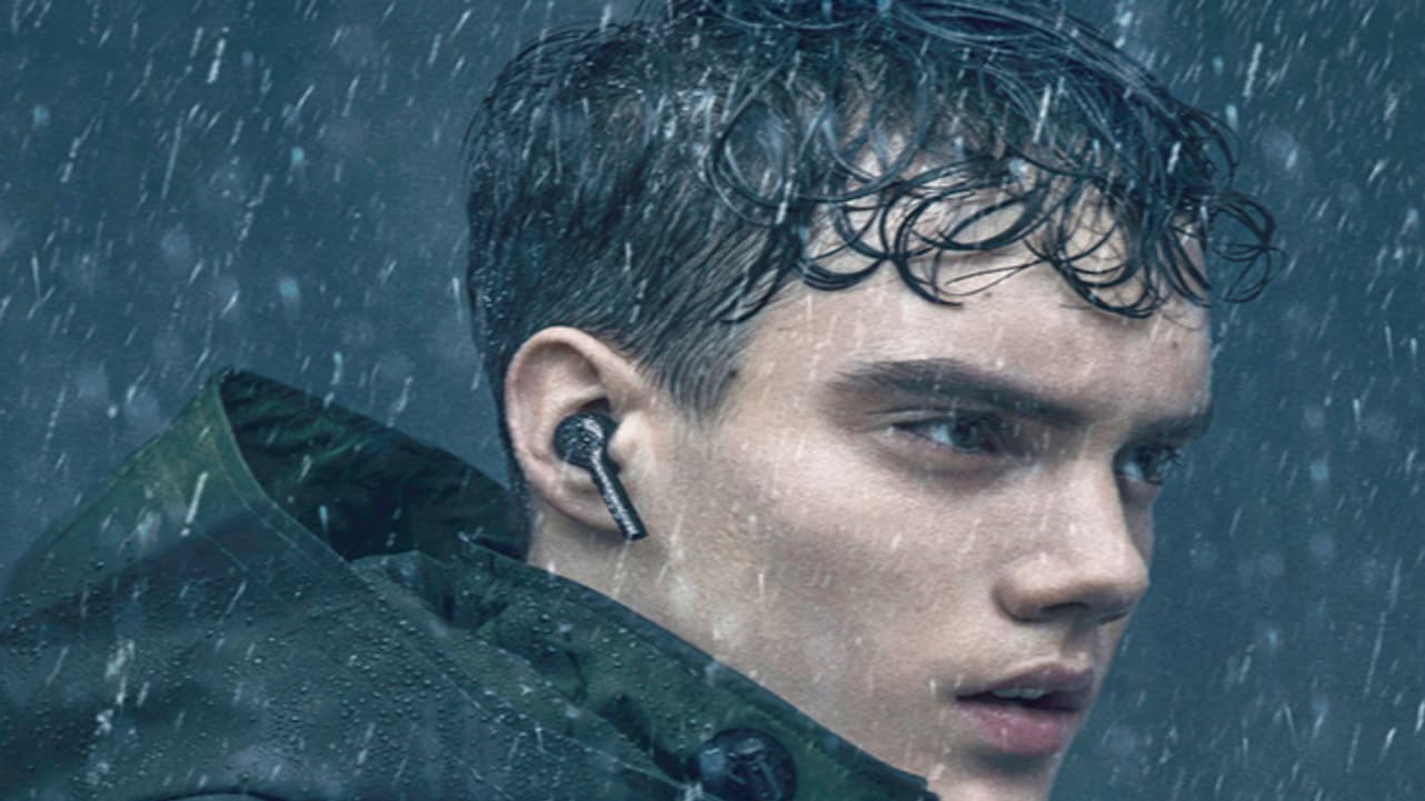 Les Huawei FreeBuds Lite sont totalement waterproof, comme le montre cette photo, et en promo chez SFR Les Huawei FreeBuds Lite sont totalement waterproof, comme le montre cette photo, et en promo chez SFR