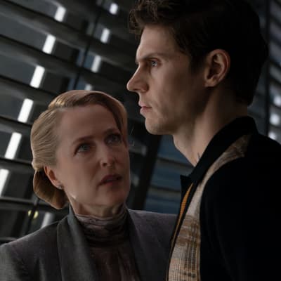 Tron Ares : Evan Peters et Gillian Anderson nous parlent nostalgie et IA