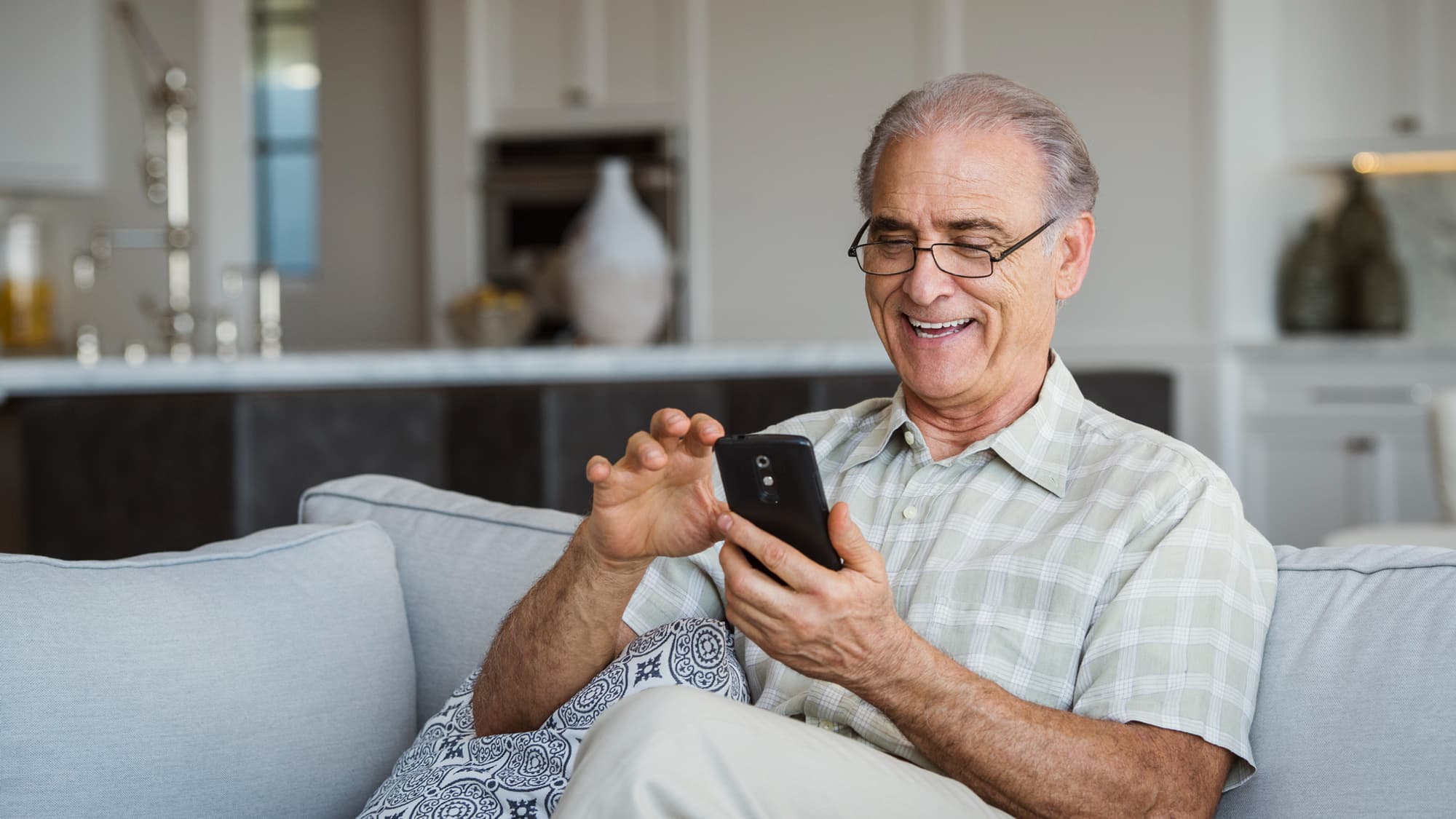 Un nouveau téléphone portable spécial pour les seniors - Cap Retraite