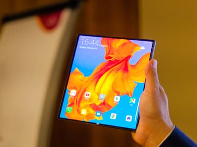 Le téléphone pliable Huawei Mate X2 se dévoile