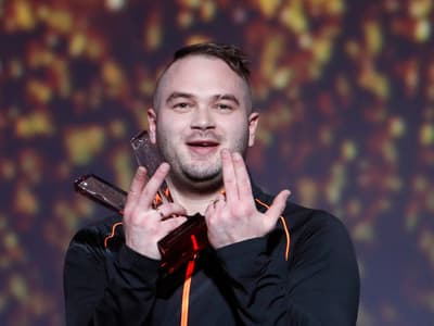 JuL est devenu le plus gros vendeur de l'histoire du rap français