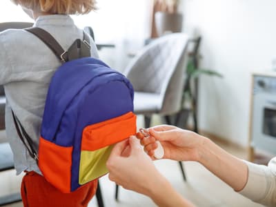 Localiser son enfant grâce au AirTag : bonne ou mauvaise idée ?