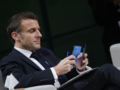 Arnaque : attention à ces faux SMS signés Emmanuel Macron
