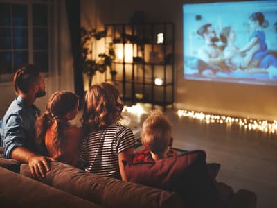 Vidéoprojecteur Samsung et box internet : une offre de précommande irrésistible