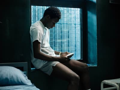 Un Prophète sur Canal+ : faut-il avoir vu le film avant de découvrir la série ?