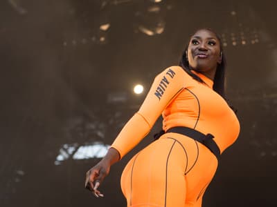 Une incroyable reprise du Djadja d'Aya Nakamura en français littéraire