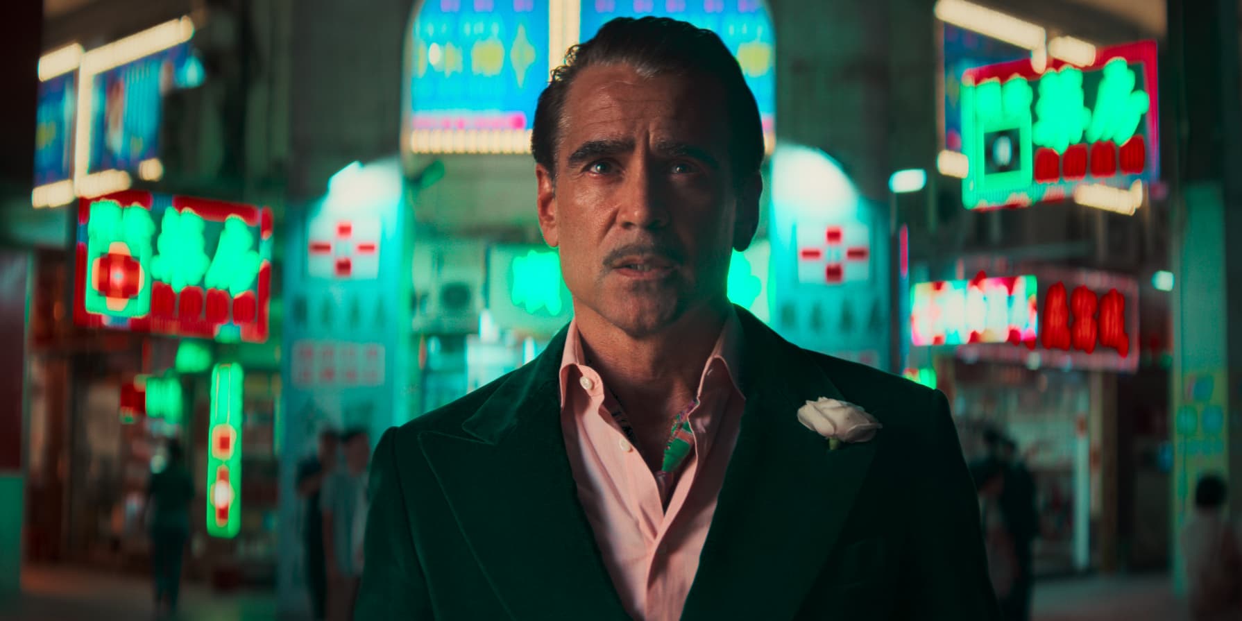 Colin Farrell se montre en aristocrate déchu dans "Ballad of a Small Player"