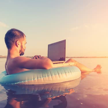 Data à l'étranger : tout savoir pour surfer sur le web depuis son lieu de vacances