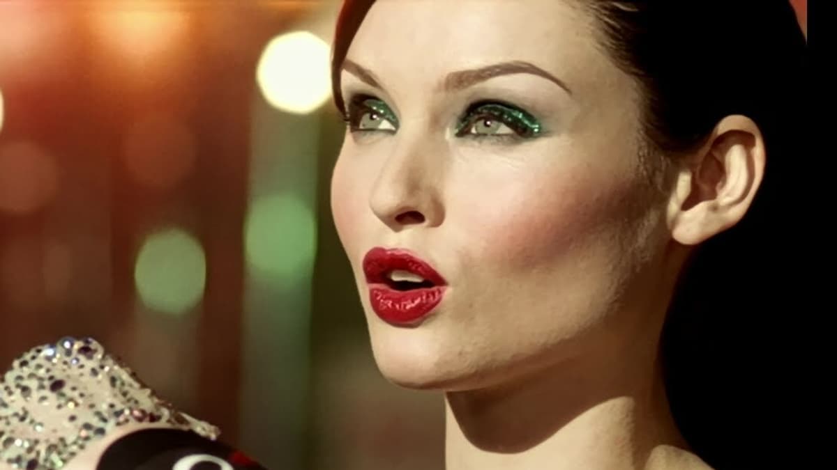 Pourquoi ce tube de Sophie Ellis-Bextor cartonne 22 ans après sa sortie ? |  SFR ACTUS