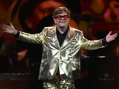 Surprise : Elton John revient avec un nouvel album !