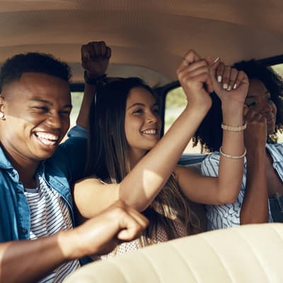 Deezer : découvrez la playlist de l’été 2023 par SFR