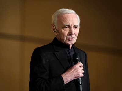 Charles Aznavour samplé par cette star internationale