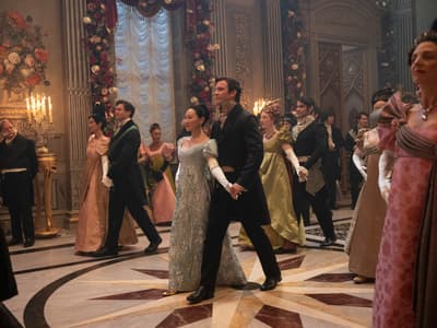 La Chronique des Bridgerton : quelles sont les chansons (revisitées) de la saison 4 ?