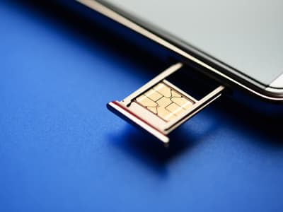 Un iPhone 14 dépourvu d’emplacement pour la carte SIM ?