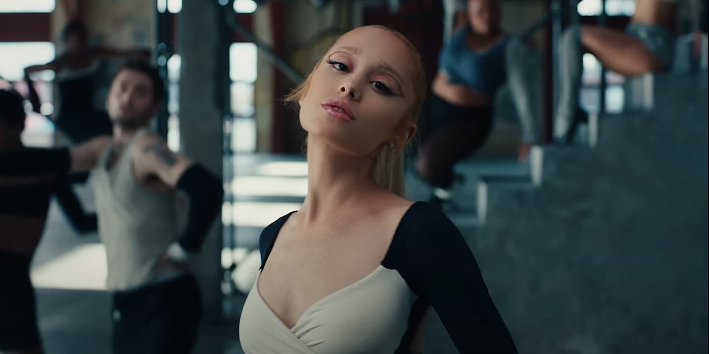 Ariana Grande revient en force avec son single, d'ores et déjà un tube, "Yes, and ?". 