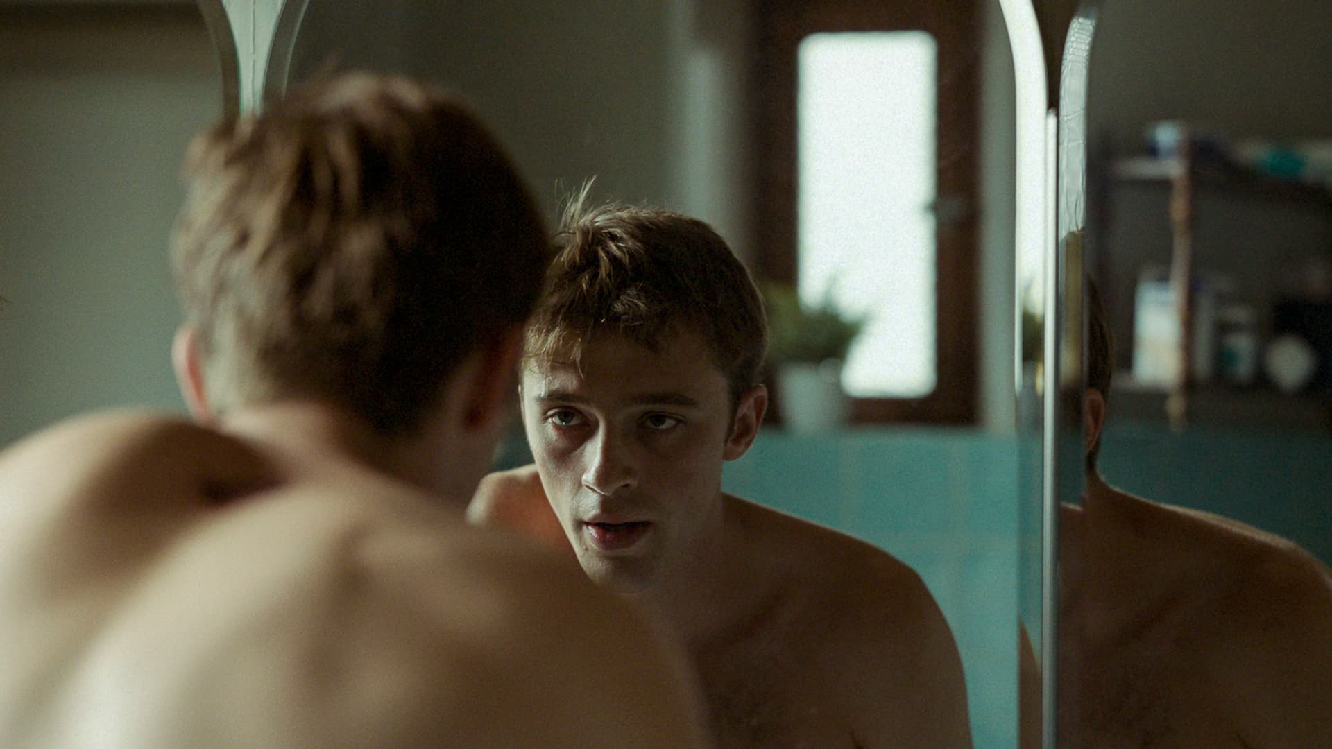 Benjamin Voisin dans le rôle de Fus