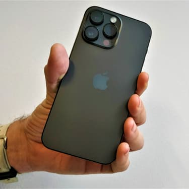 Comment utiliser l'iPhone Pro Max à une main?