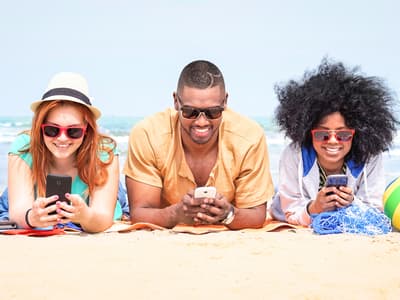Forfaits mobile : vague de promos chez SFR, jusqu'à -80%