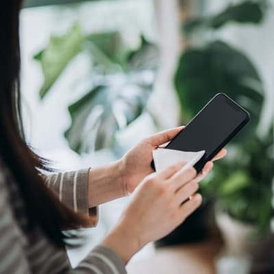 Comment désinfecter son smartphone ?