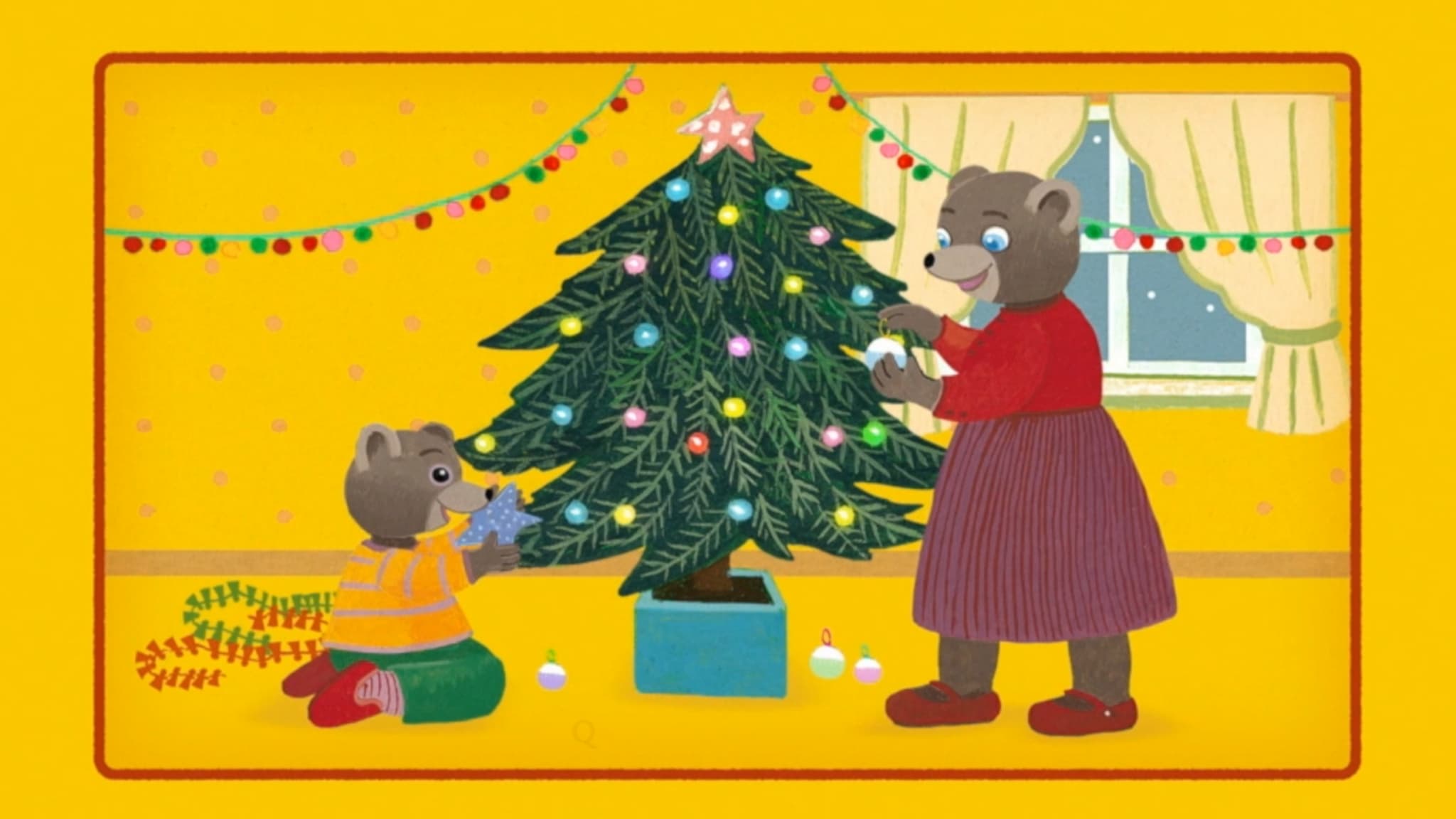 Petit Ours Brun célèbre les fêtes de fin d'année et décore son sapin pour Noël.