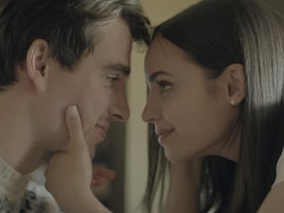 My Oxford Year sur Netflix : la nouvelle rom-com avec Sofia Carson et Corey Mylchreest