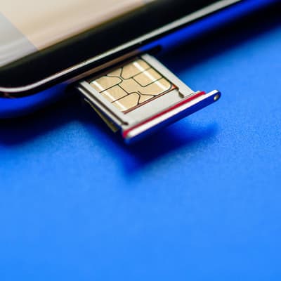 Comment commander et activer une nouvelle carte SIM ?