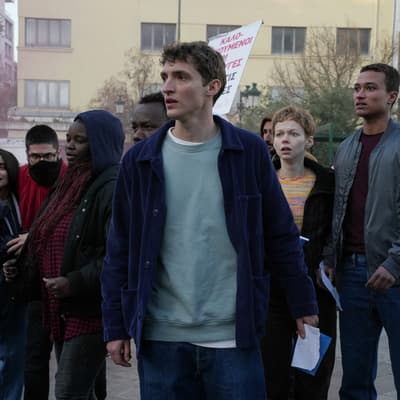 Salade Grecque : saviez-vous que l’acteur Aliocha Schneider était aussi chanteur ?