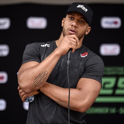 UFC : le Français Gané défie Rozenstruik ce soir sur RMC Sport