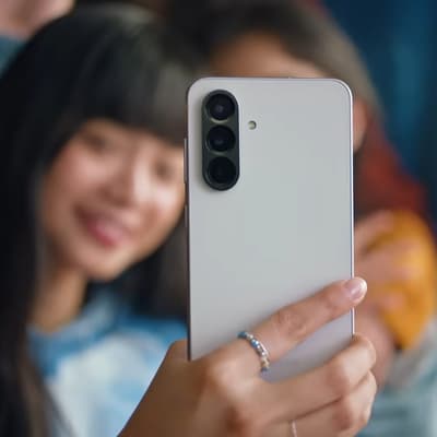 Shopping d'été : le Samsung Galaxy A56 5G à 1€ chez SFR