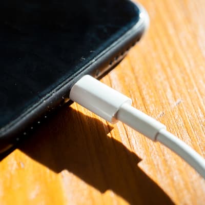 Pourquoi il ne faut pas charger son iPhone la nuit