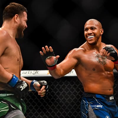 UFC Paris : revivez l'énorme KO de Ciryl Gane sur Tai Tuivasa