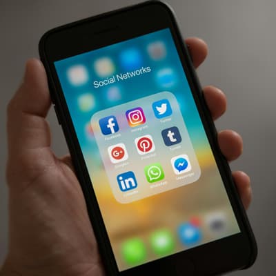 Méfiance sur les réseaux sociaux : 1 publicité sur 3 est frauduleuse sur Facebook et Instagram