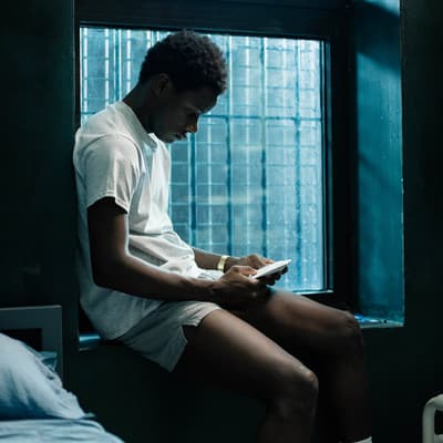 Un Prophète sur Canal+ : faut-il avoir vu le film avant de découvrir la série ?