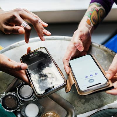 iPhone : comment donner le mot de passe wifi sans le dicter ?