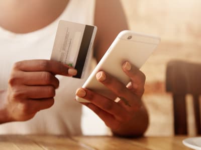 Vous avez reçu une carte bancaire dans votre boîte aux lettres ? Attention, il s’agit d’une arnaque