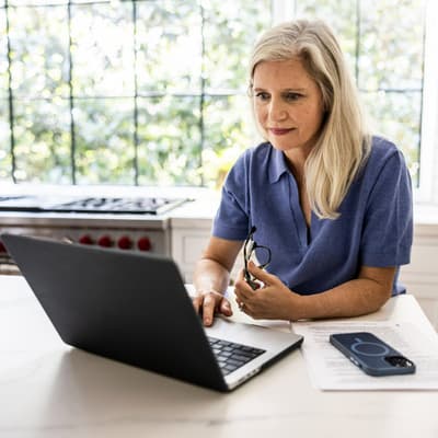Arnaques en ligne : comment repérer les faux sites administratifs ?