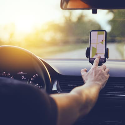 3 accessoires de smartphones pour conduire en toute sécurité
