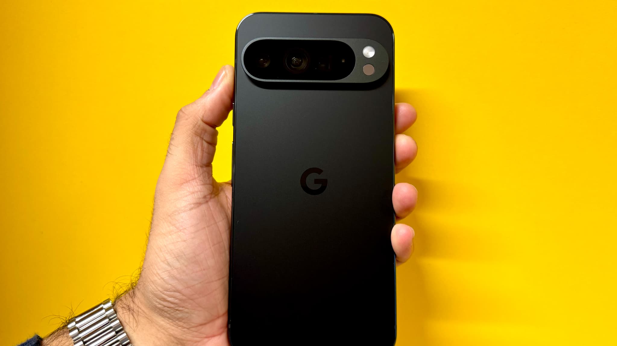 Malgré son grand gabarit, le Pixel 9 Pro XL est très ergonomique. Malgré son grand gabarit, le Pixel 9 Pro XL est très ergonomique.