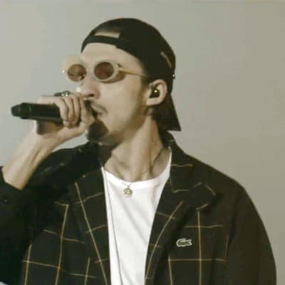 Roméo Elvis de retour avec "Tout peut arriver"