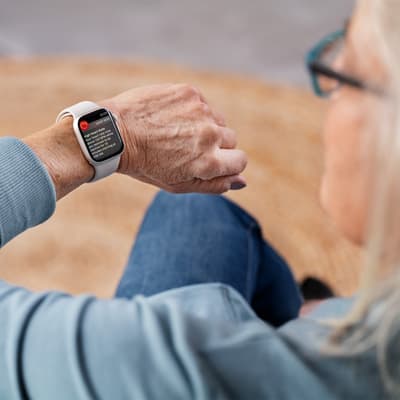 Insolite : son Apple Watch détecte un rythme cardiaque anormal et lui sauve la vie