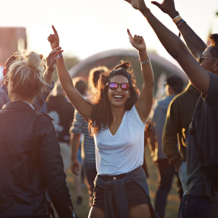 Au fait, c'est quoi le tube de l'été 2025 ?
