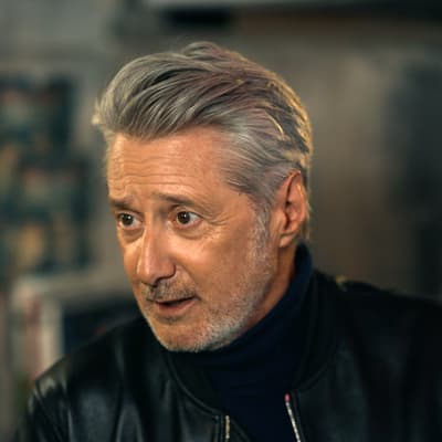 La vie ''rêvée'' d'un enfant du rock : le documentaire sur Antoine de Caunes arrive sur Canal+
