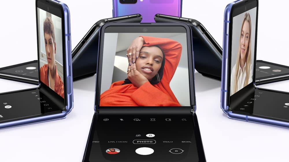 Samsung a mis sa technologie "ultra-thin glass" au service du Galaxy Z Flip. Samsung a mis sa technologie "ultra-thin glass" au service du Galaxy Z Flip.