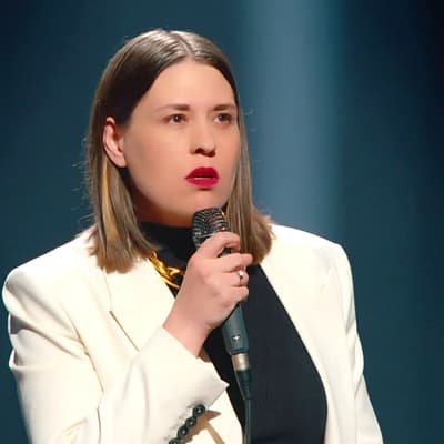 Les autres, le dernier spectacle de Tania Dutel est disponible sur Canal+