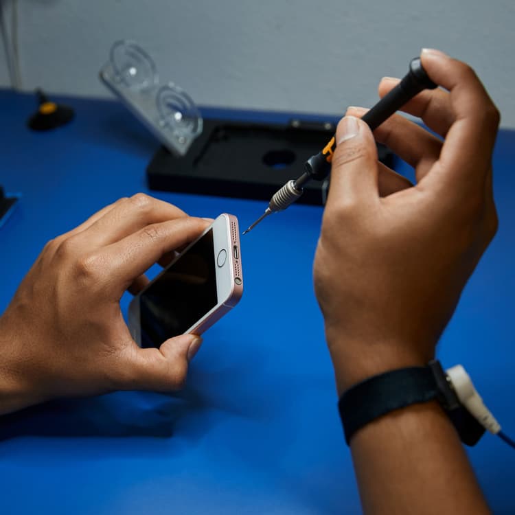 Vous pouvez désormais réparer vousmême votre iPhone… SFR ACTUS