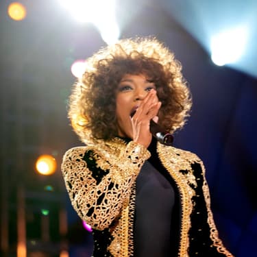 I Wanna Dance With Somebody : Naomi Ackie chante-t-elle dans le biopic sur Whitney Houston ?
