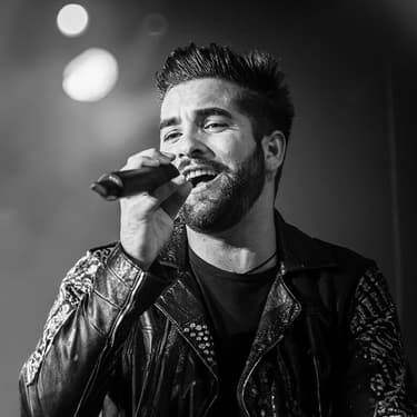 Kendji Girac : révélations sur la face cachée du chanteur sur RMC Story