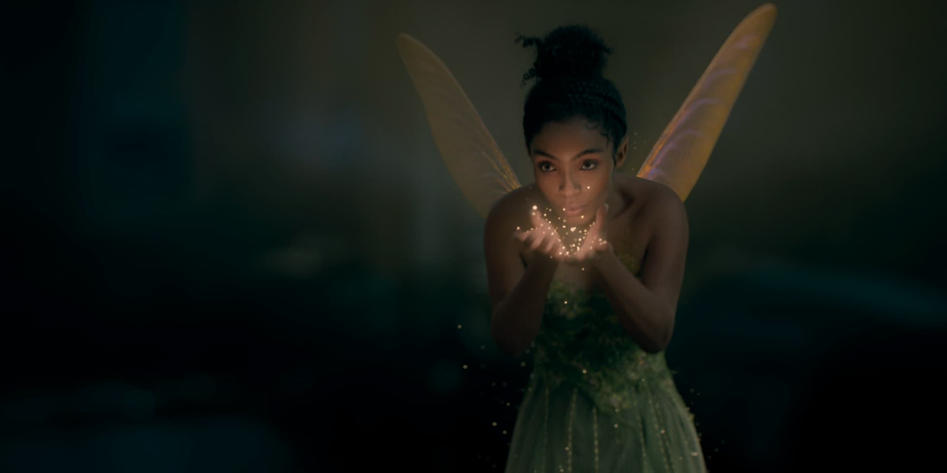 La fée Clochette est de retour dans le remake en live-action de "Peter Pan".
