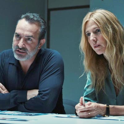 Novembre : où (re)voir le film avec Jean Dujardin ?